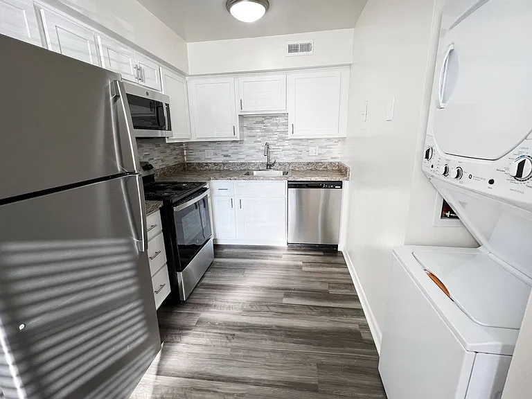 Walnut Creek Townhomes — Photo 29