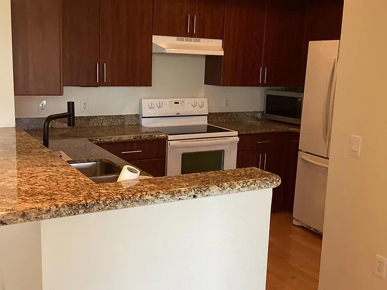 2421 NE 65th St #506 — Photo 31