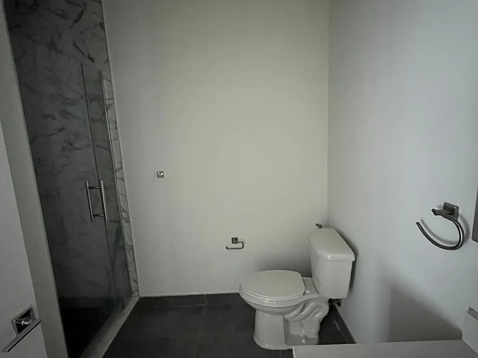 18 Freeway Dr E #412