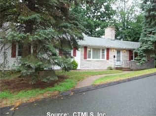 7 Pine Hill St, Manchester, CT 06042