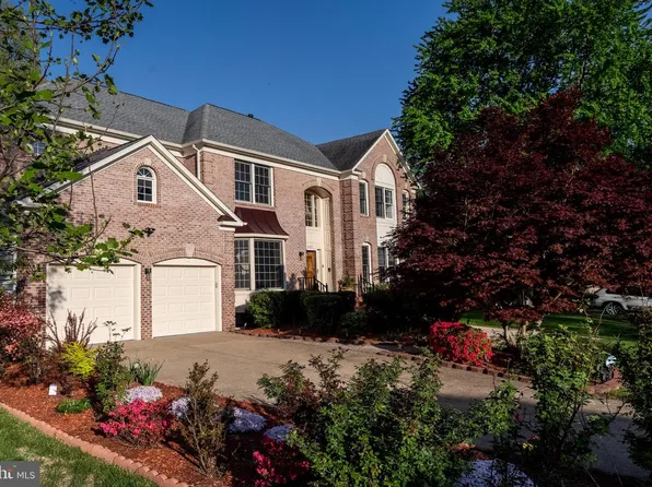 8103 Haddington Ct, Fairfax Station, VA 22039