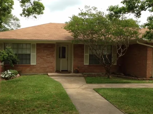 1819 Leona Dr, College Station, TX 77840