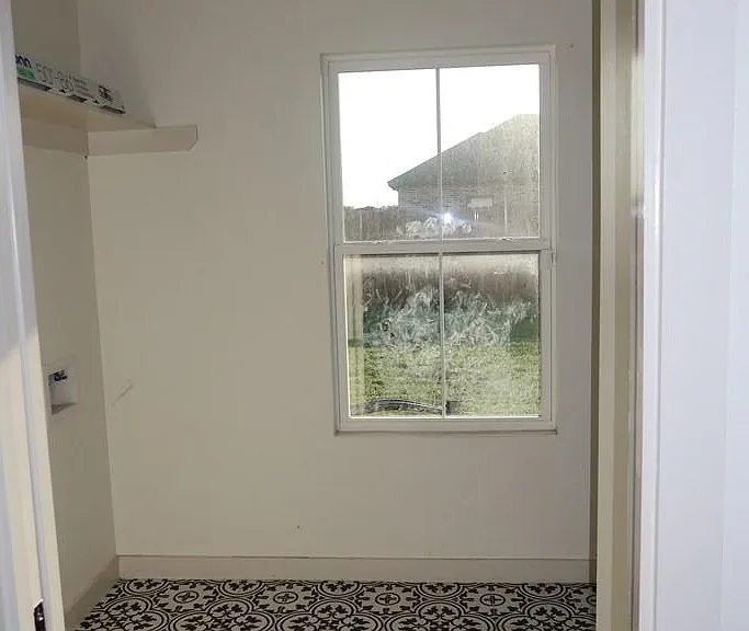 738 Foster Ln — Photo 8