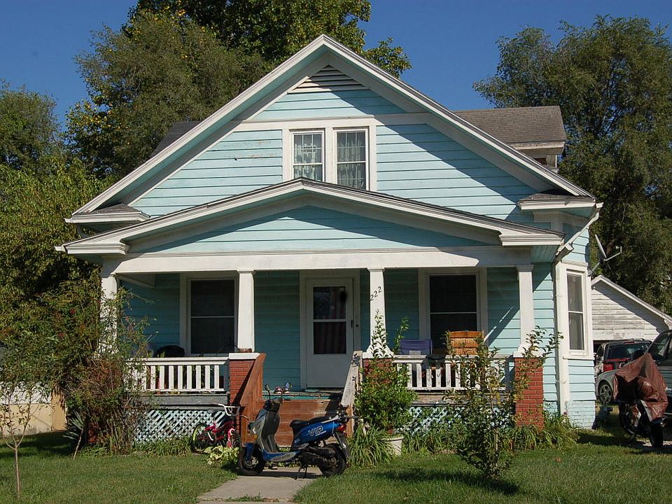 1st image of 222 N Odell Ave