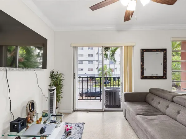 1940 SW 4th St APT 8, Miami, FL 33135