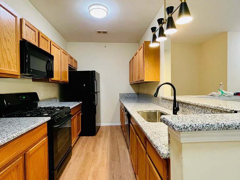 474 Village Dr — Photo 7