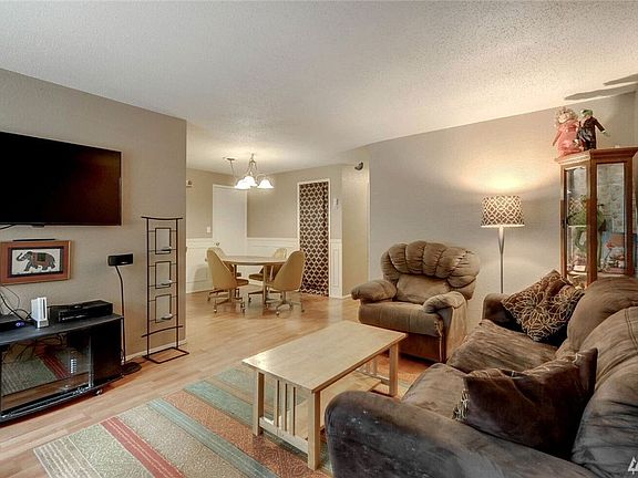 4th image of 7905 218th St SW #D