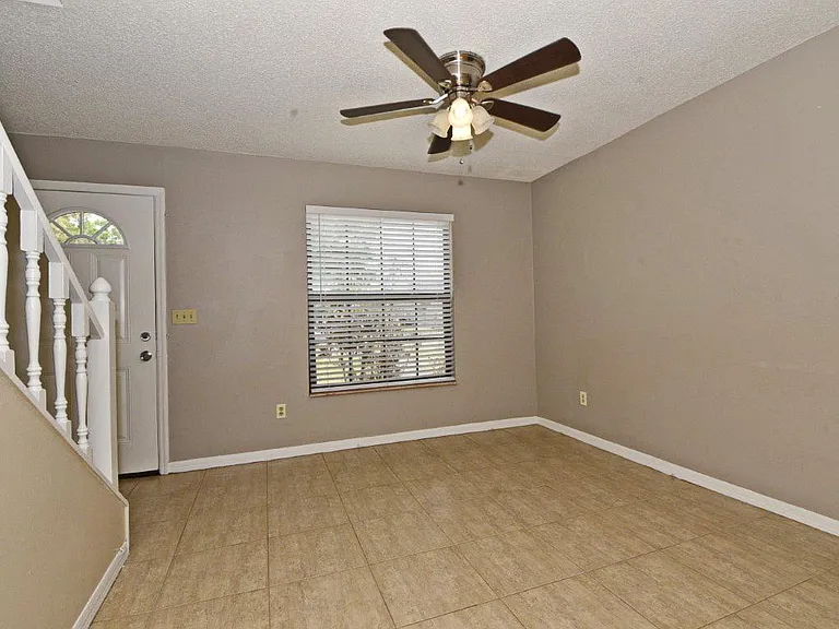 2724 Gray Fox Ln #2724 — Photo 6