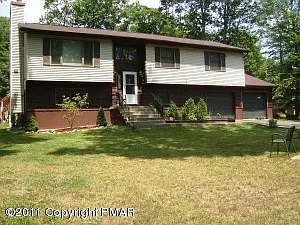 735 Snow Hill Rd photo 1