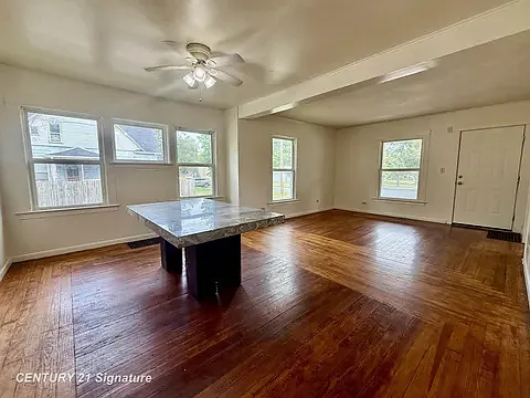 1425 Stephens St — Photo 4
