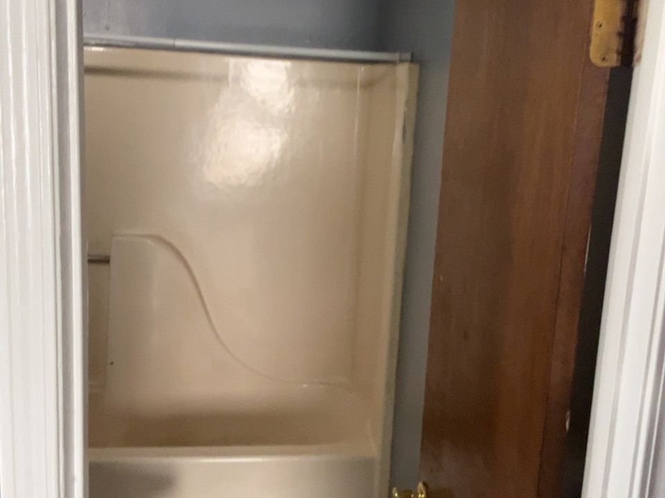 2nd image of 95 Sherwood Cv