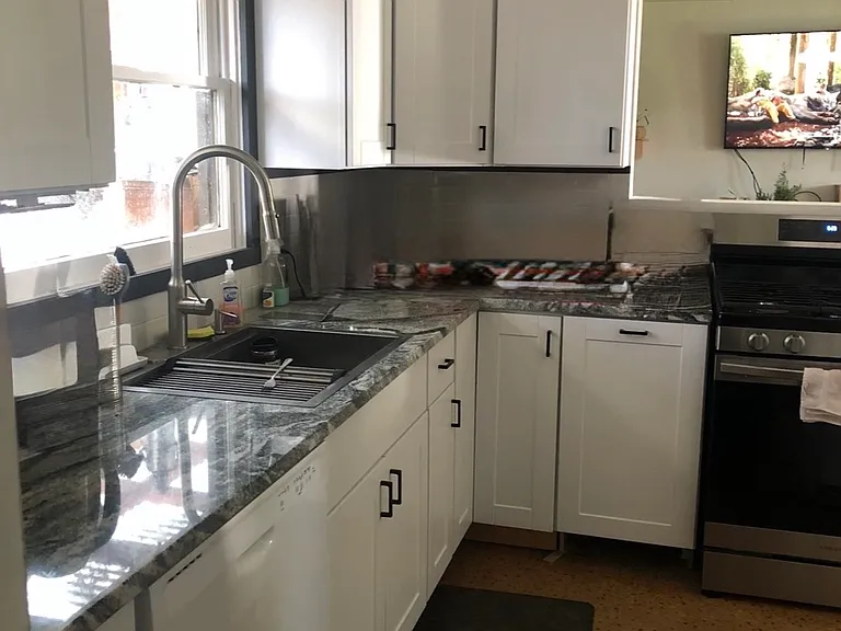 1132 Murray Ave — Photo 10