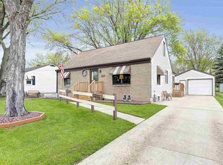 327 Legion Ct, De Pere, WI 54115