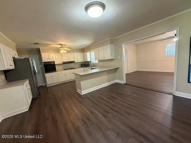 3 bed, 2.0 bath, 1942 sqft, $1,900 — Photo 4
