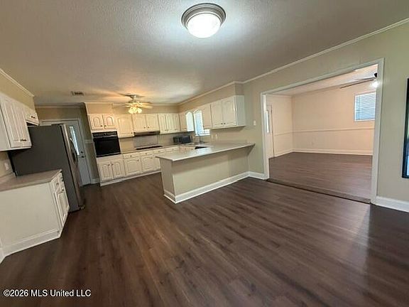 4th image of 1452 Tally Ho Cir