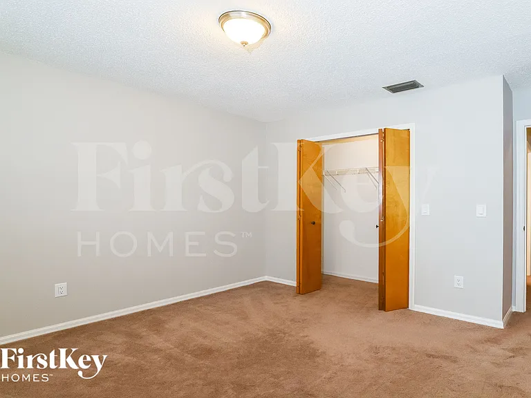 913 Sylvia Dr — Photo 13