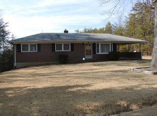 242 Pasadena Knl, Martinsville, VA 24112