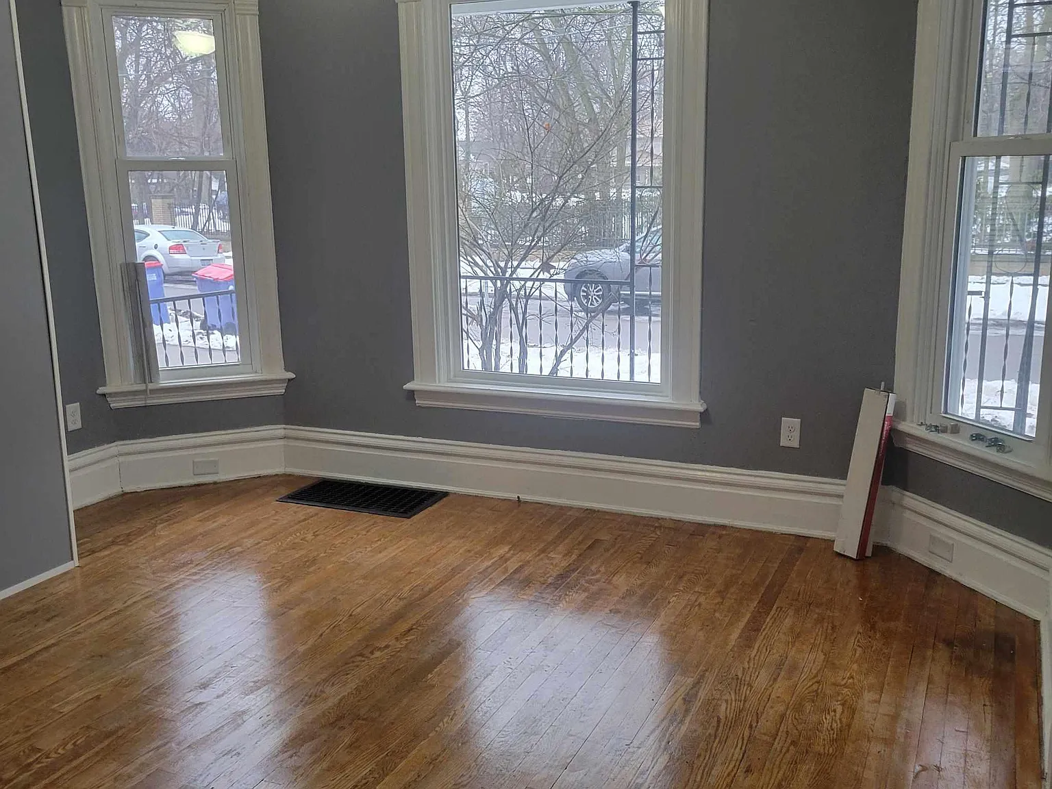 2 bed, 950 sqft, $1,550 — Photo 3