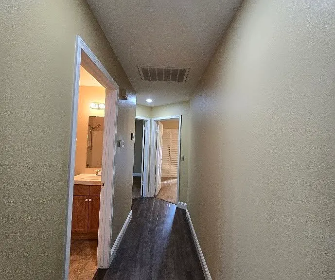 8836 N Del Mar Ave — Photo 11