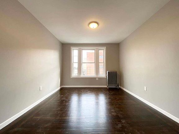 3rd image of 2337 Andrews Ave N #5