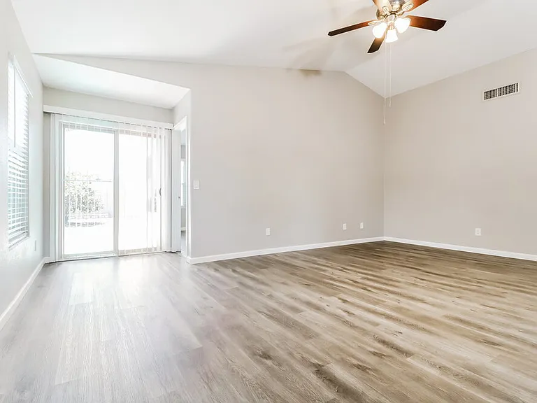 15550 N Ulrich Way — Photo 4
