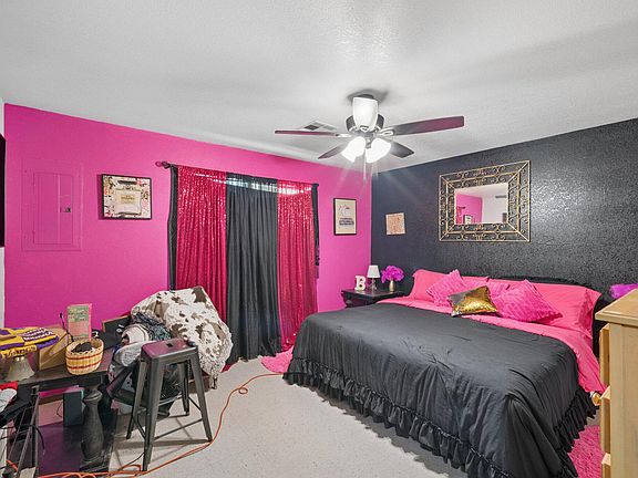 5th image of 209 W Gray St