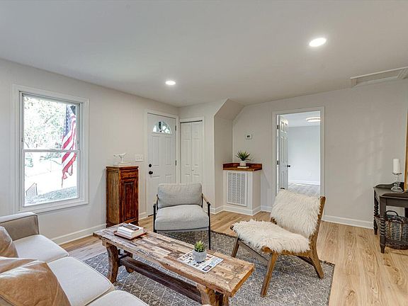 5th image of 906 Belmeade Ave