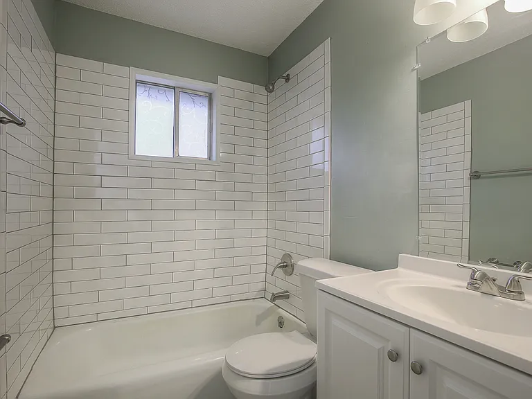 514 NE Corder St #A — Photo 16
