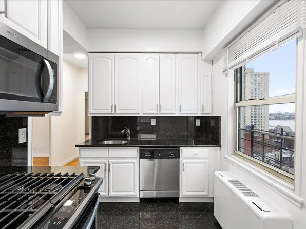 401 East 86th Street image 1 of 22