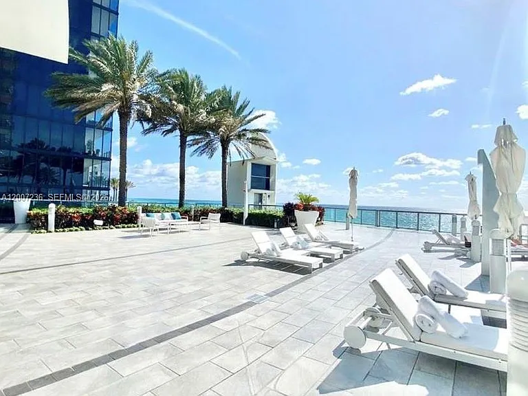 17121 Collins Ave #4006 — Photo 16