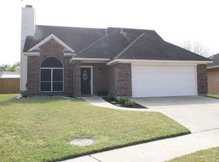 211 Sunset Dr, Victoria, TX 77901