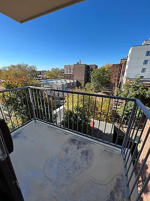 Rented by Delmark Realty LLC | media 21