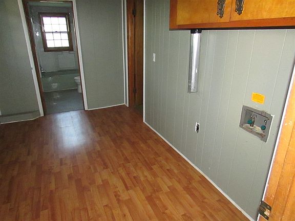 3rd image of 332 S Greensburg St