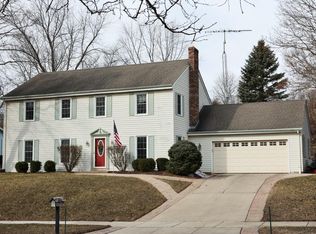 333 Robins Run, Burlington, WI 53105