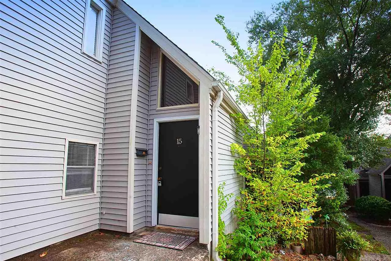 2 bed, 1.5 bath, 1000 sqft, $1,150 — Photo 1