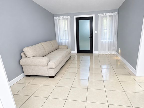 5th image of 5212 S 84th St