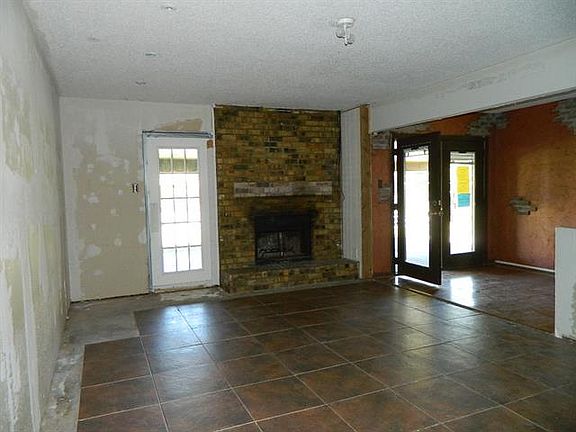 2nd image of 2484 Country Meadow Ln