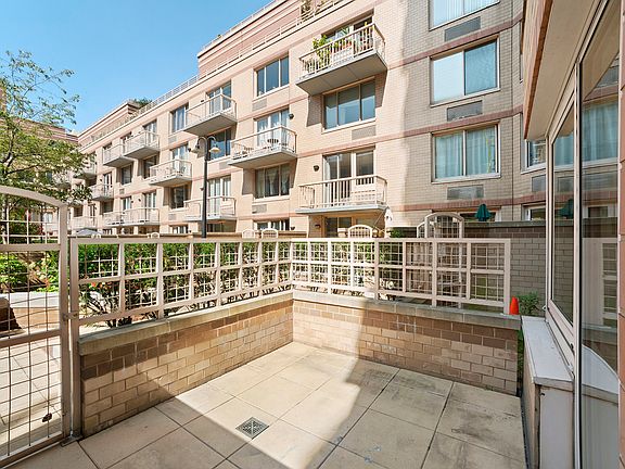 3rd image of 350 W 50th St APT 2JJ