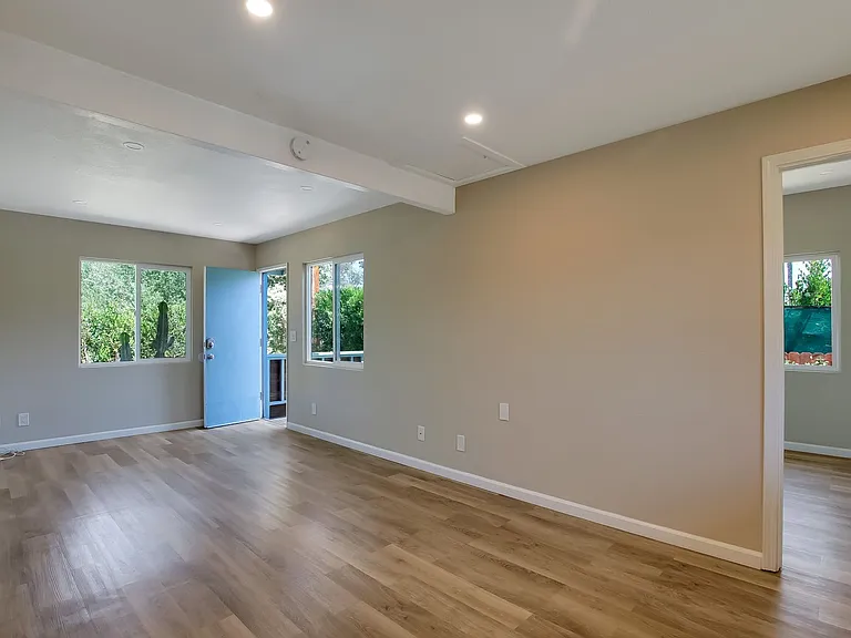 130 S Soledad St — Photo 15