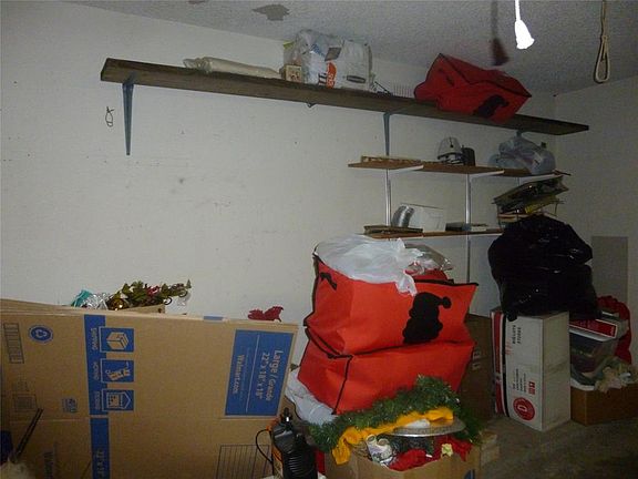 5th image of 614 Brittany Dr