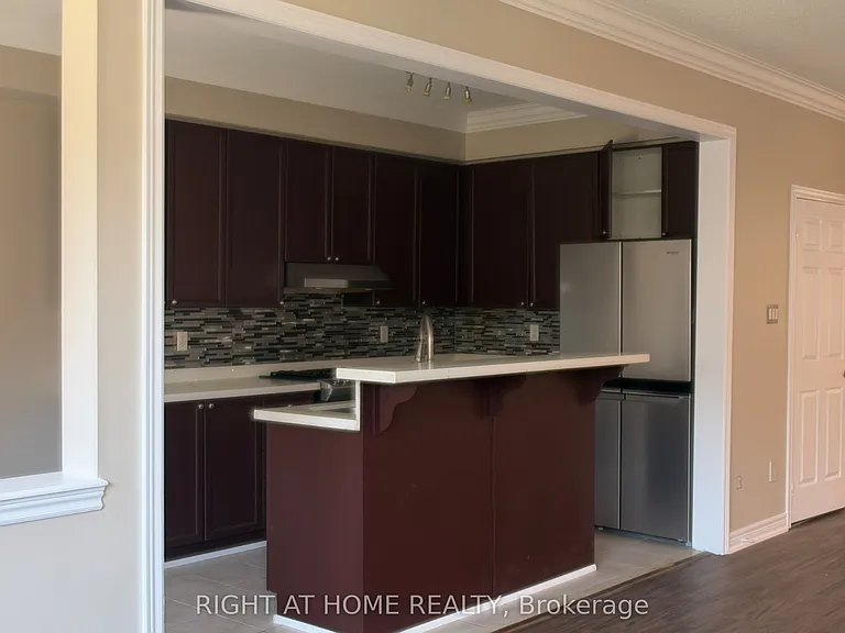 476 Mahogany Ct — Photo 5