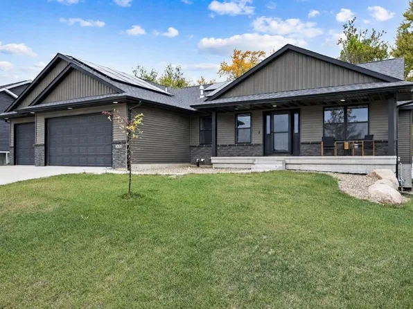 1698 Foxborough Dr, Marion, IA 52302