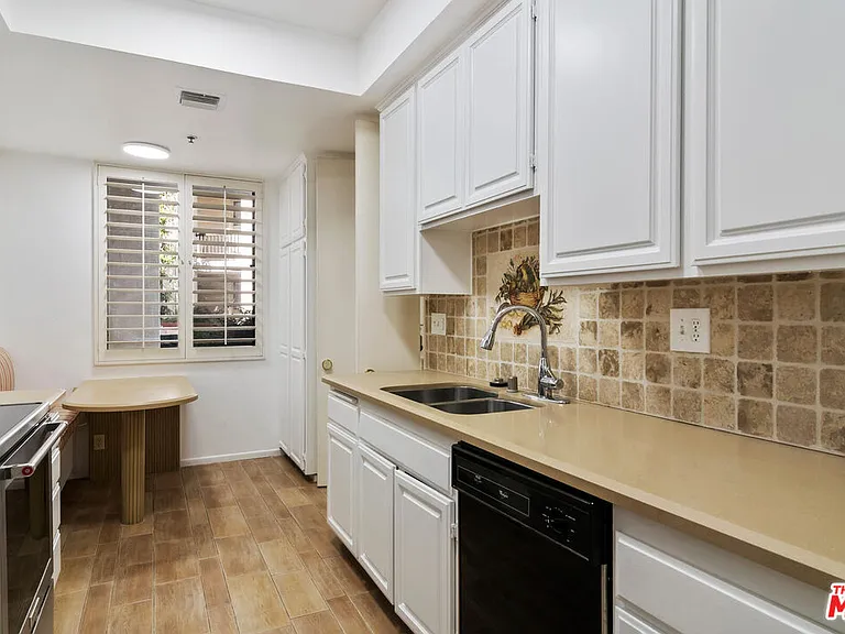 2131 Century Park Ln #118 — Photo 18