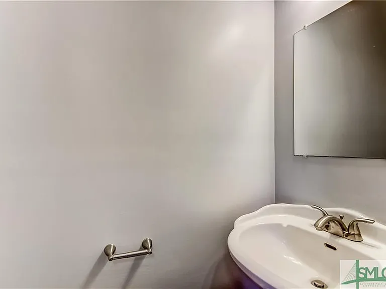 525 E Gaston St — Photo 12