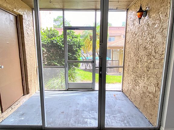 5th image of 1575 Greenlea Dr #1-9-1