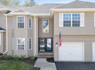 4 Jumping Brook Pl, Annandale, NJ 08801