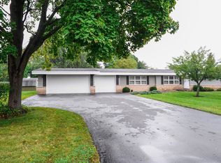 1632 Oakwood Rd, Northbrook, IL 60062