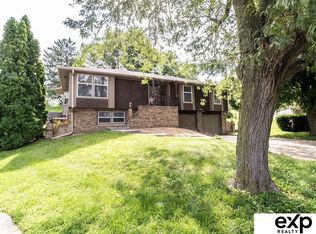 3911 N 113th Cir, Omaha, NE 68164