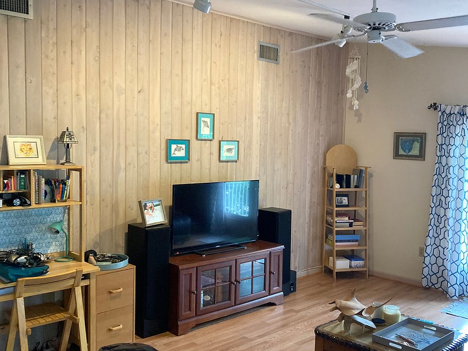 2nd image of 182 Pearl Ave