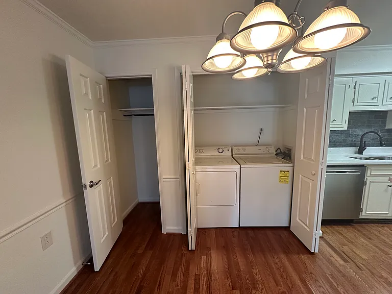 2905 Burch Ave #10 — Photo 7